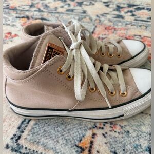 Women’s Converse mid-top